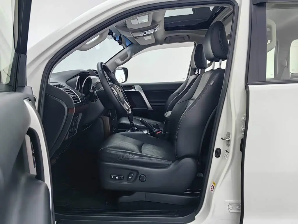 Toyota Prado 2017 — Photo 10/20