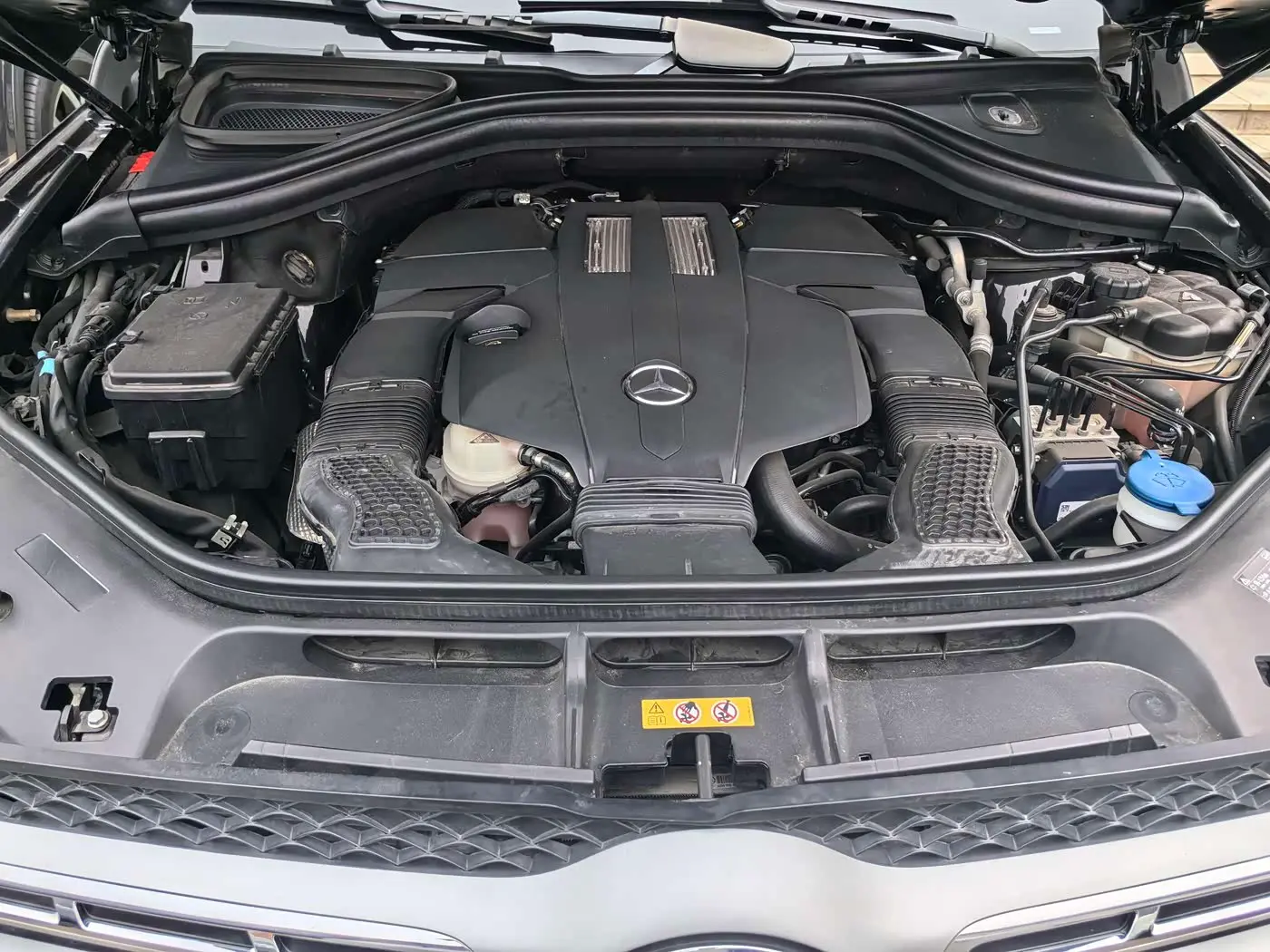 Mercedes-Benz GLS 2017 — Photo 18/18