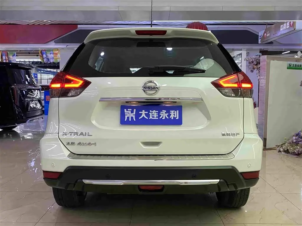 Nissan X-Trail 2021 — Photo 16/18