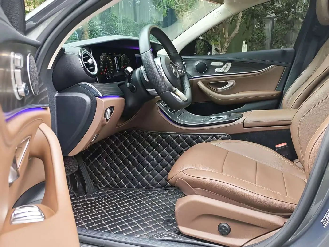 Mercedes-Benz E-Class 2019 — Photo 9/18