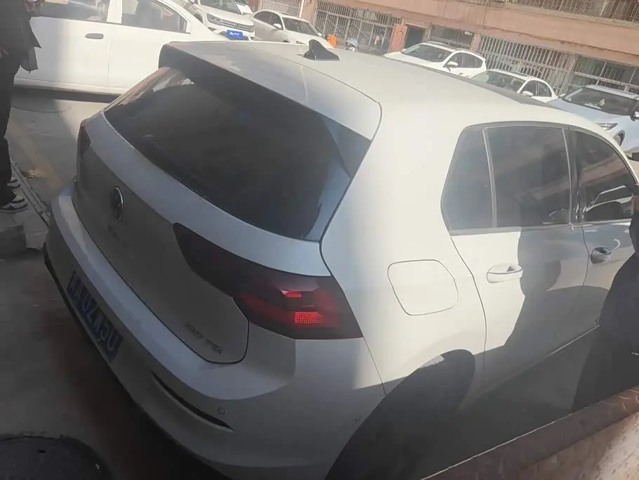 Volkswagen Golf 2023 — Photo 3/16