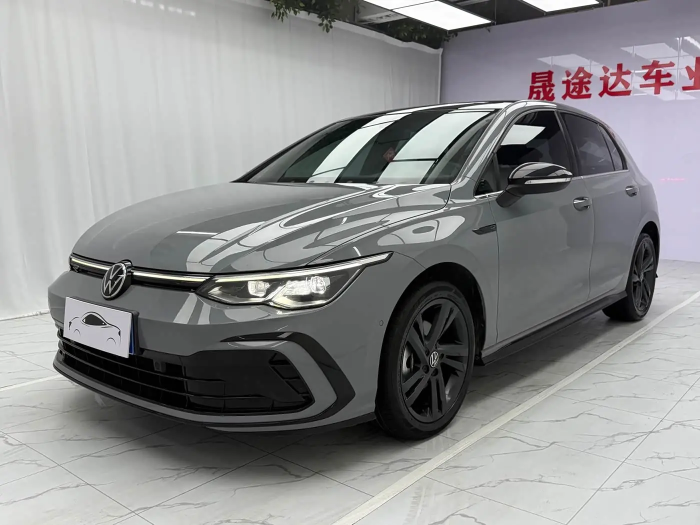 Volkswagen Golf 2022 — Photo 1/12