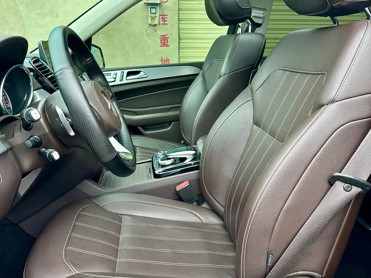 Mercedes-Benz GLS 2016 — Photo 8/20