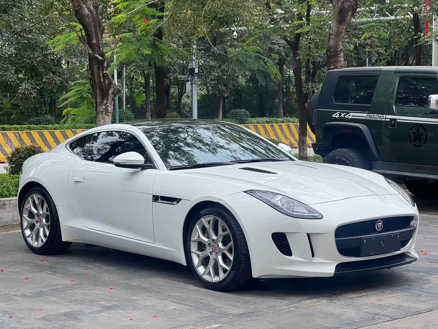 Jaguar F-TYPE 2016 — Фото 3/10