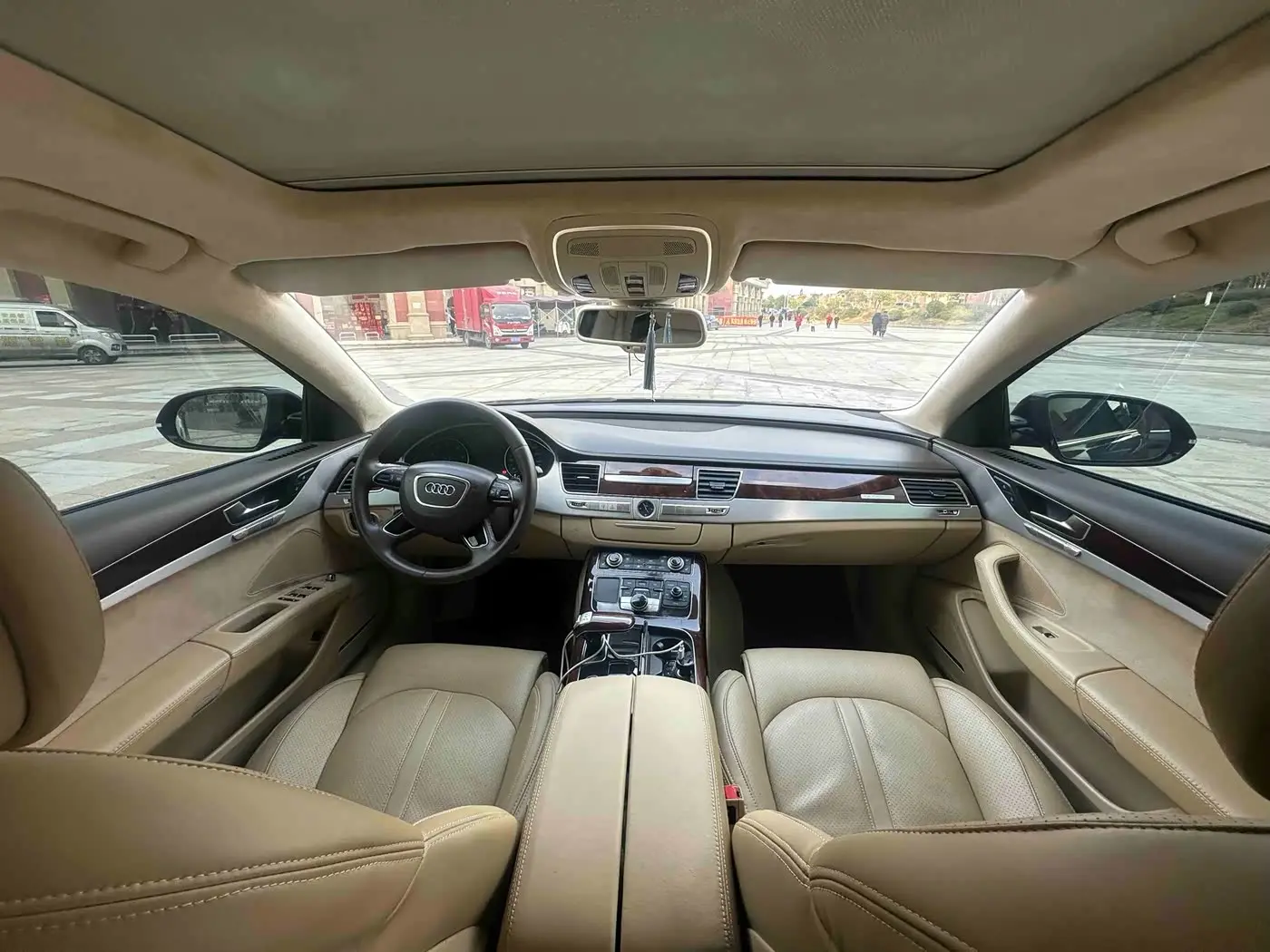 Audi A8 2012 — Şəkil 6/10