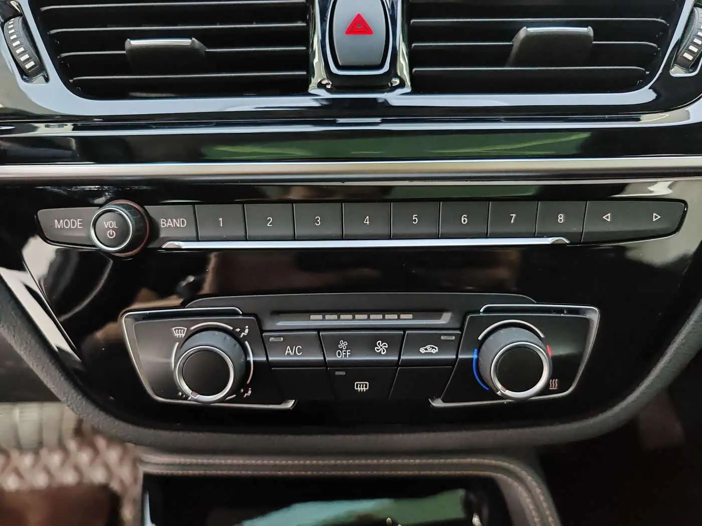 BMW 1 Series 2022 — Фото 11/20