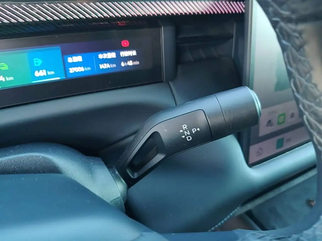 Lynk & Co 900 2025 — Şəkil 14/20