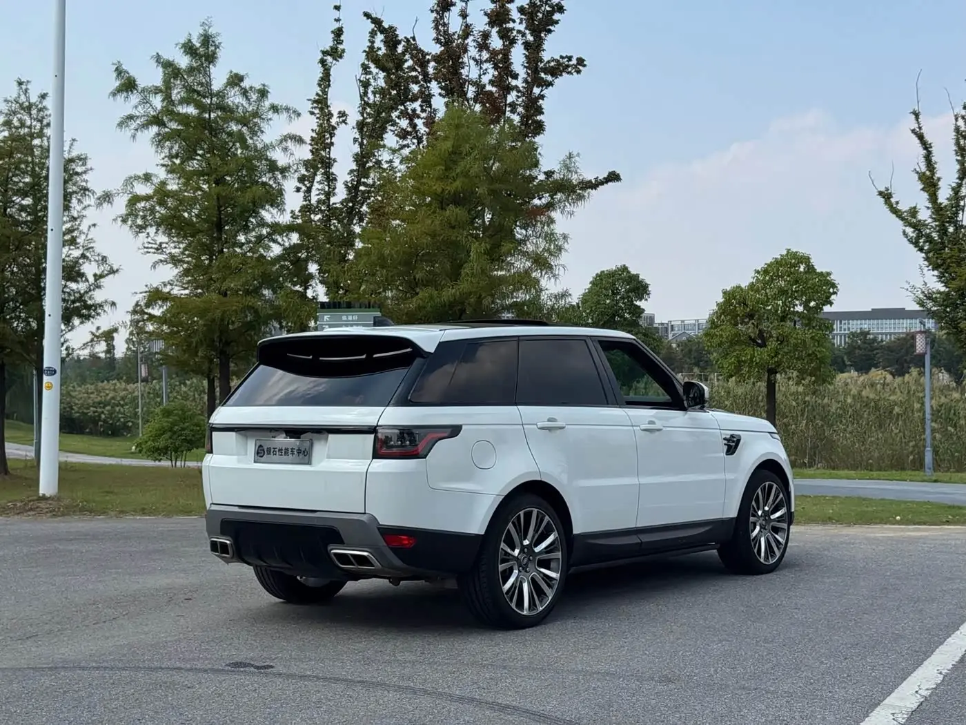 Land Rover Range Rover Sport 2019 — Photo 6/16