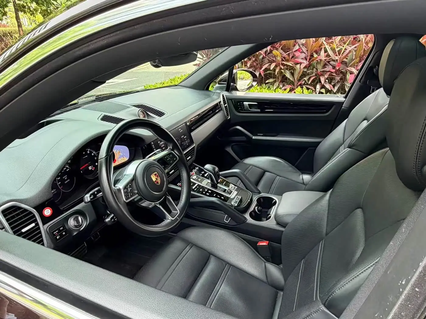 Porsche Cayenne 2020 — Photo 13/20