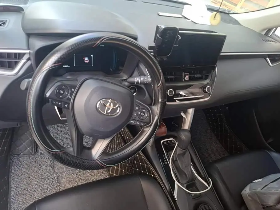 Toyota Corolla Cross 2025 — Şəkil 12/16