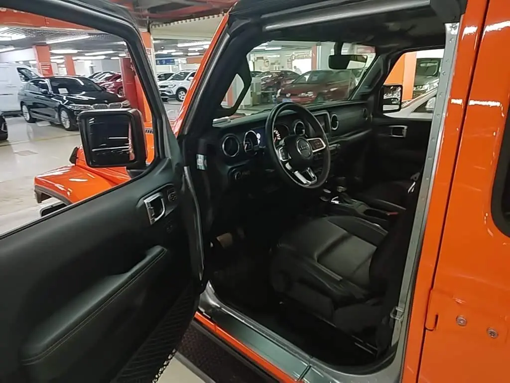 Jeep Wrangler 2021 — Фото 16/20