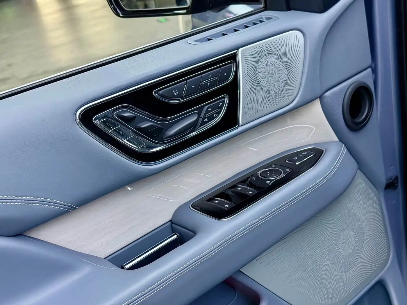 Lincoln Navigator 2019 — Şəkil 9/20