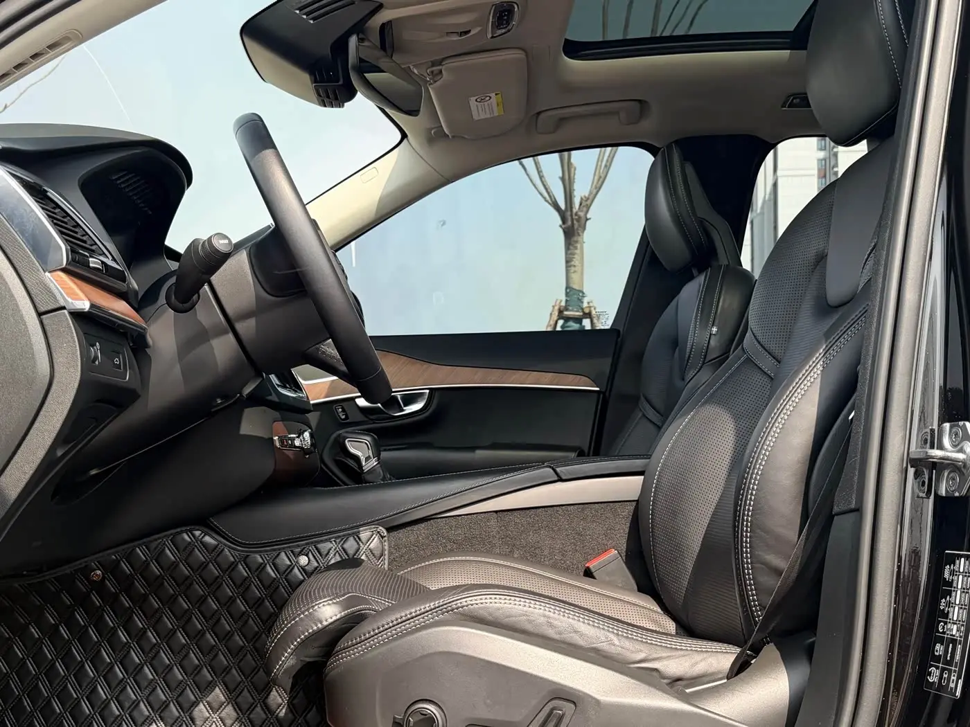 Volvo XC90 2017 — Şəkil 9/17
