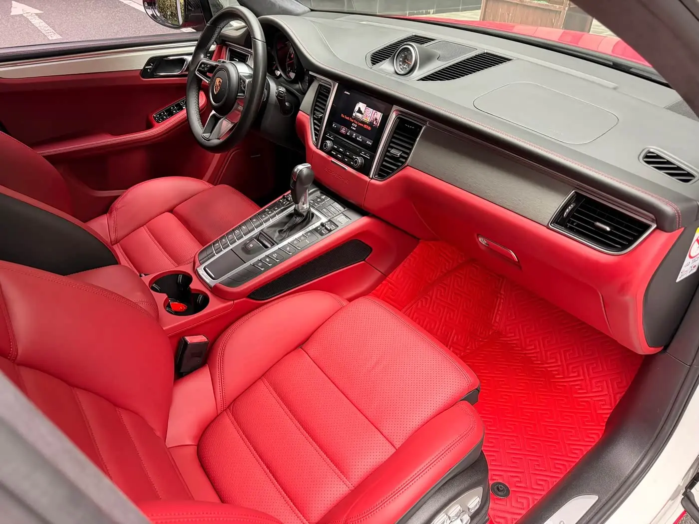 Porsche Macan 2017 — Photo 12/20