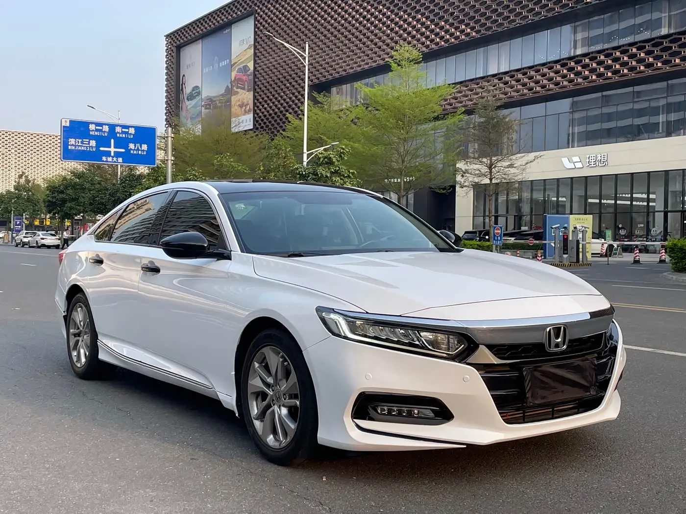 Honda Accord 2018 — Фото 3/14