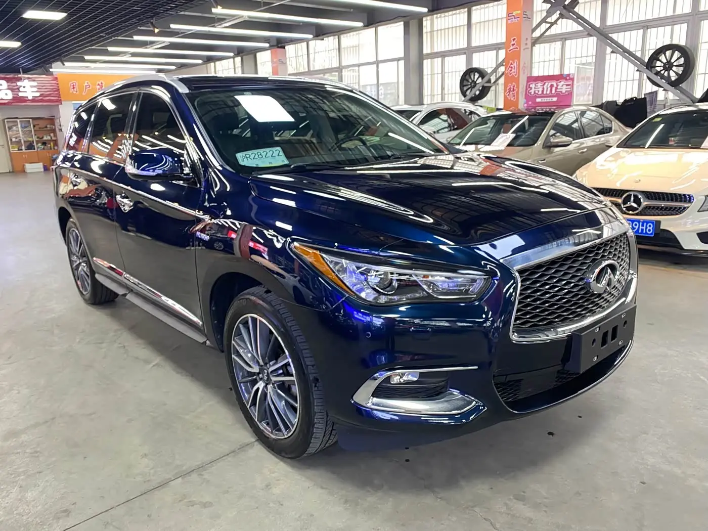 Infiniti QX60 2021 — Photo 3/20