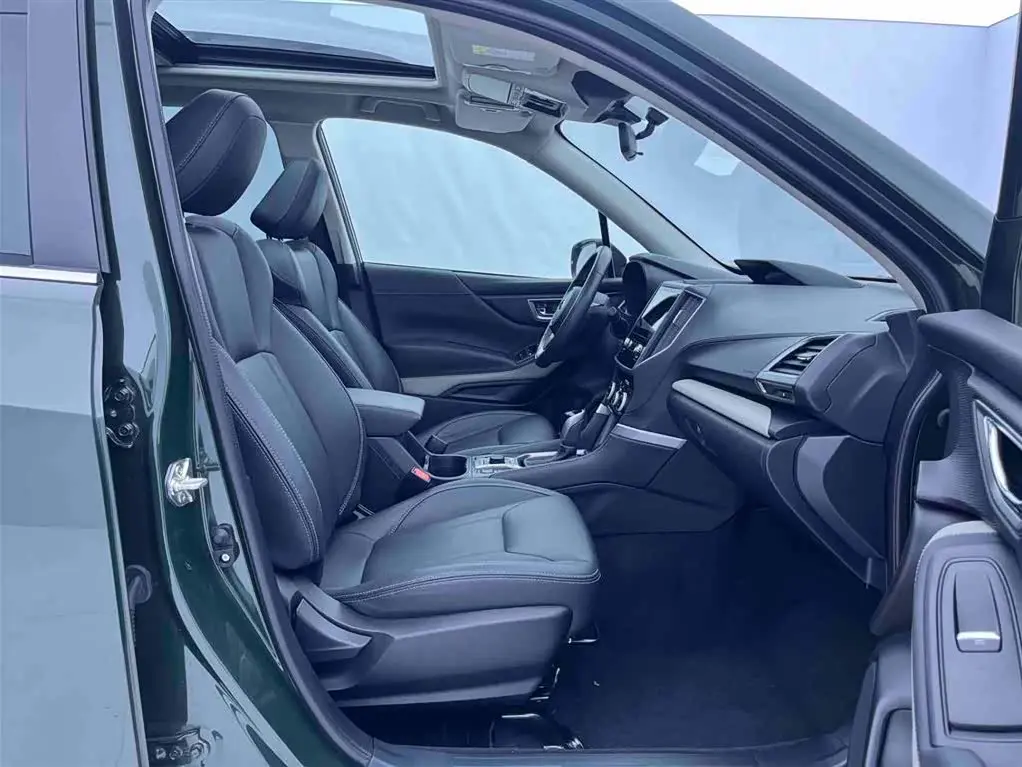 Subaru Forester 2022 — Фото 14/20