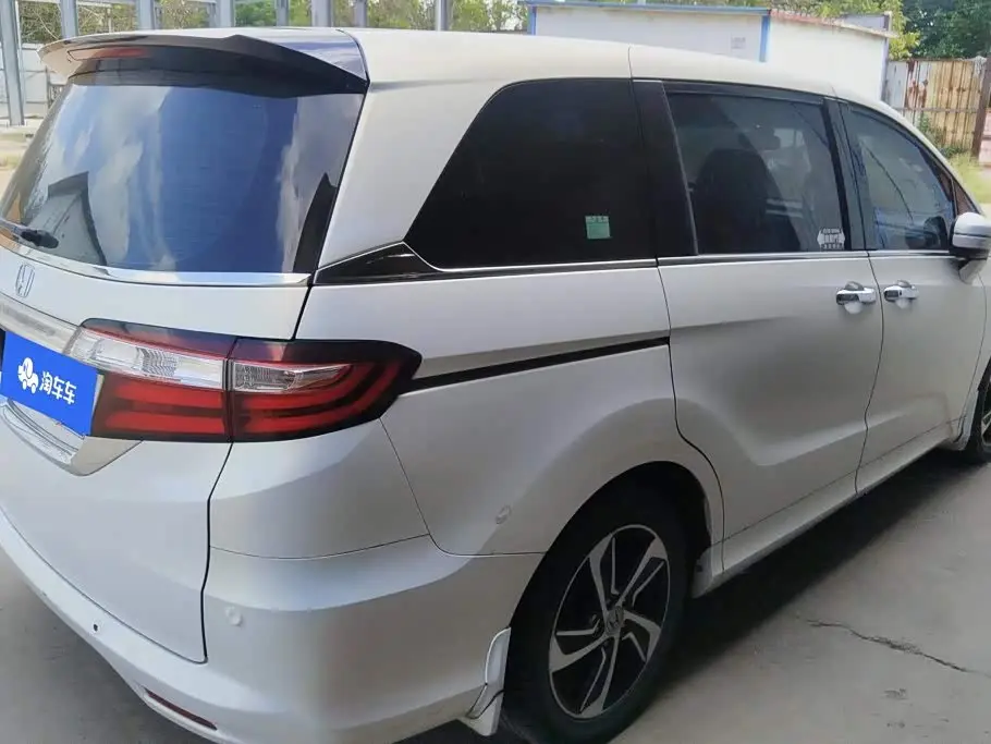 Honda Odyssey 2017 — Şəkil 3/16