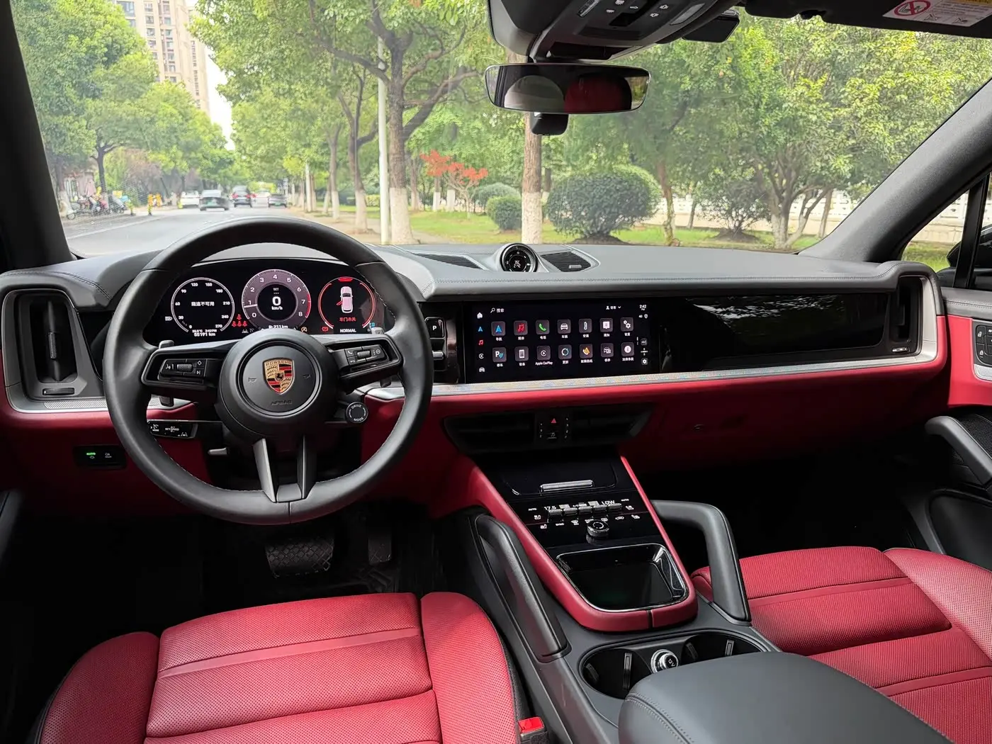 Porsche Cayenne 2023 — Photo 17/20