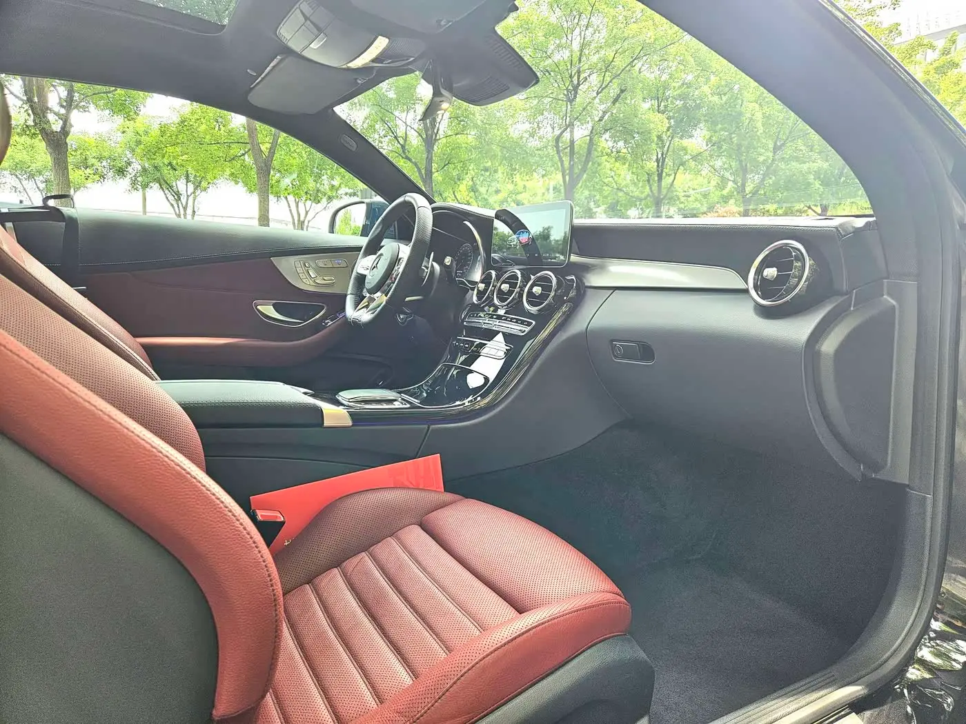 Mercedes-Benz C-Class AMG 2023 — Photo 8/20