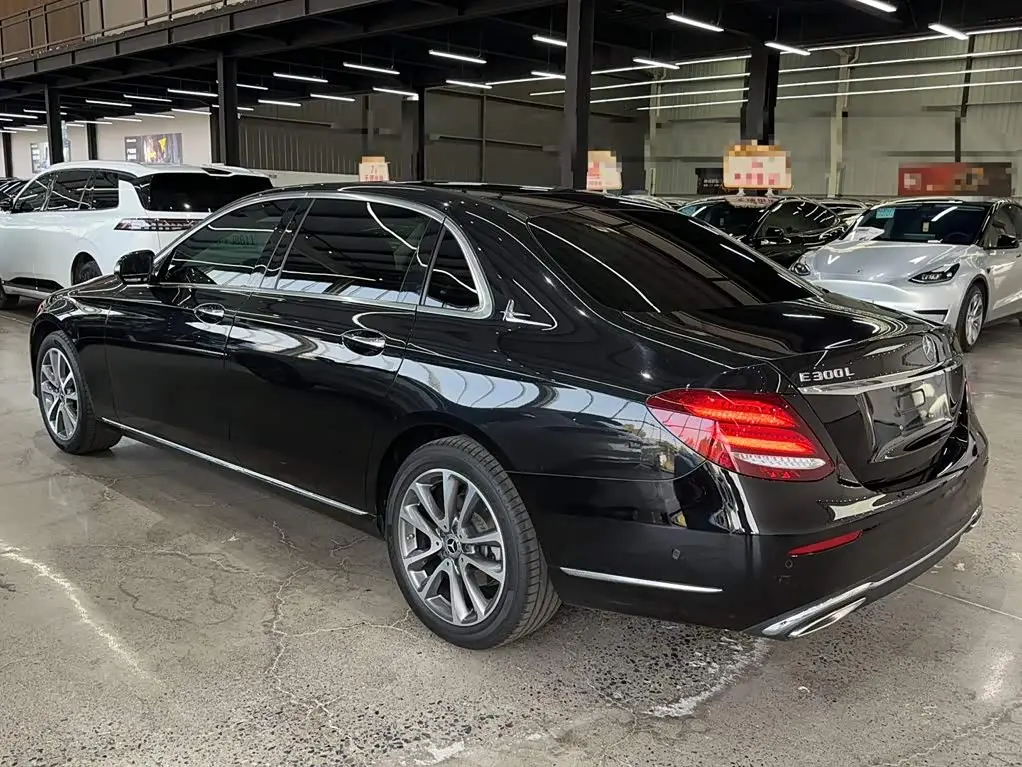 Mercedes-Benz E-Class 2020 — Фото 14/19