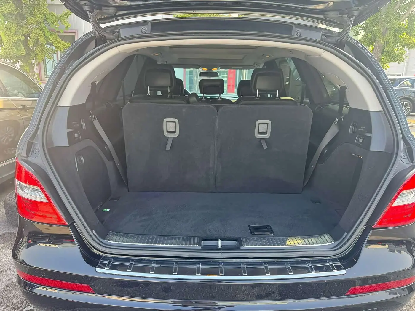 Mercedes-Benz R-Class 2017 — Photo 4/9