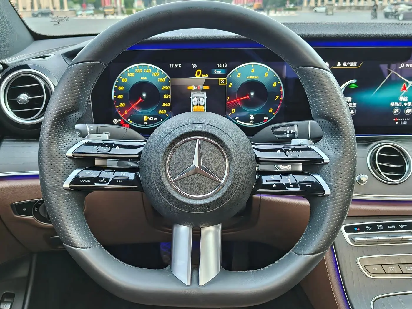 Mercedes-Benz E-Class 2020 — Фото 18/20