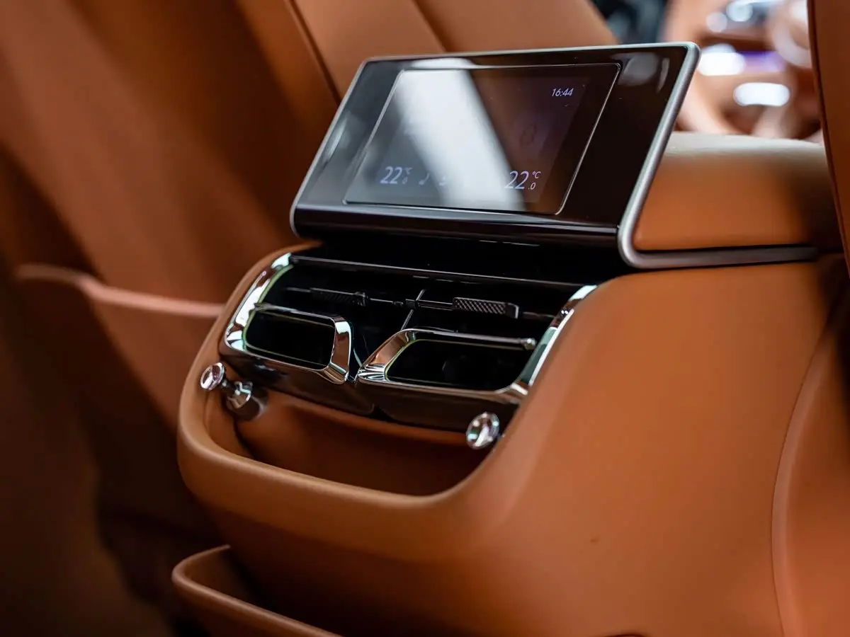 Bentley Flying Spur 2021 — Фото 11/14