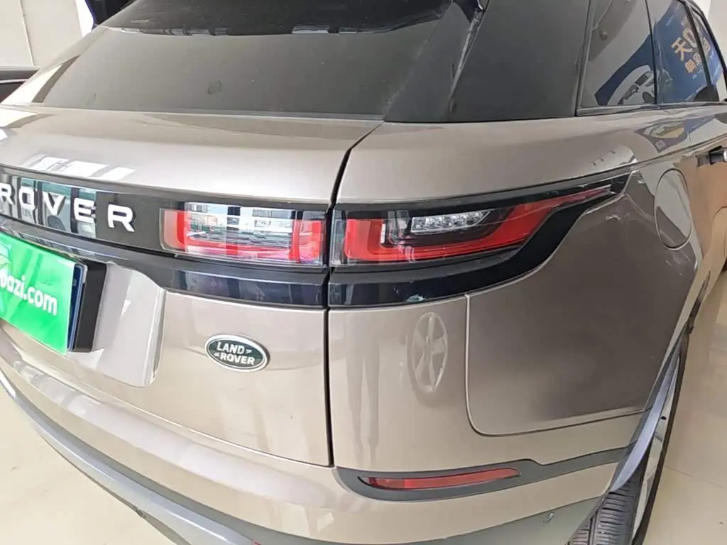 Land Rover Range Rover Velar 2022 — Photo 8/20