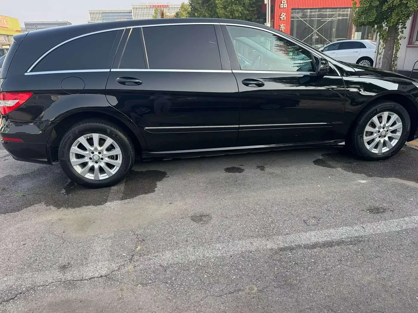 Mercedes-Benz R-Class 2017 — Photo 3/9