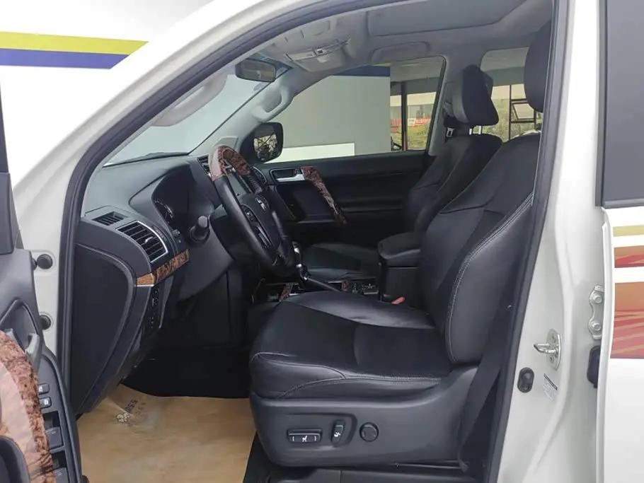 Toyota Prado 2019 — Photo 9/16
