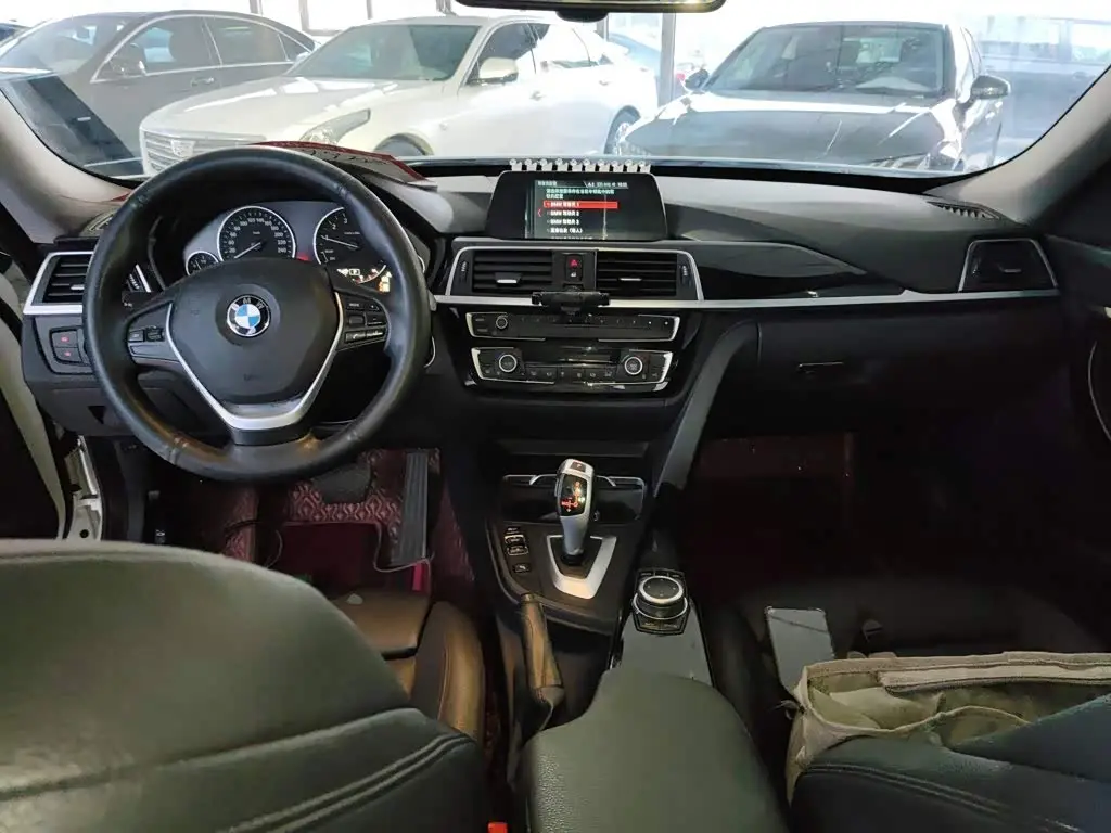 BMW 3 Series GT 2019 — Фото 12/20