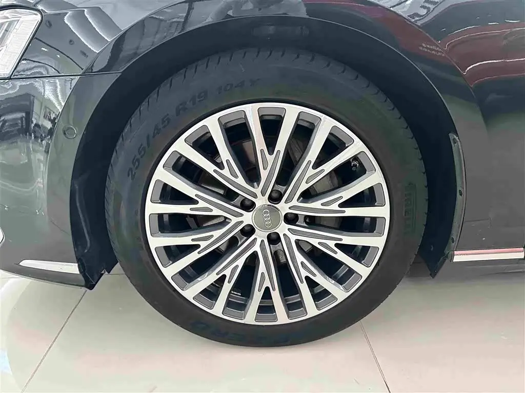 Audi A8 2022 — Photo 5/20