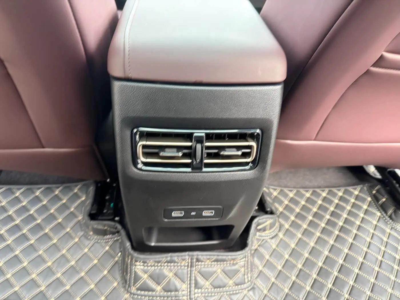 Jetour X90 PLUS 2024 — Фото 12/17