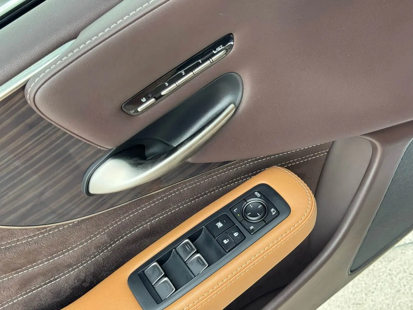 Lexus LS 2019 — ფოტო 14/14