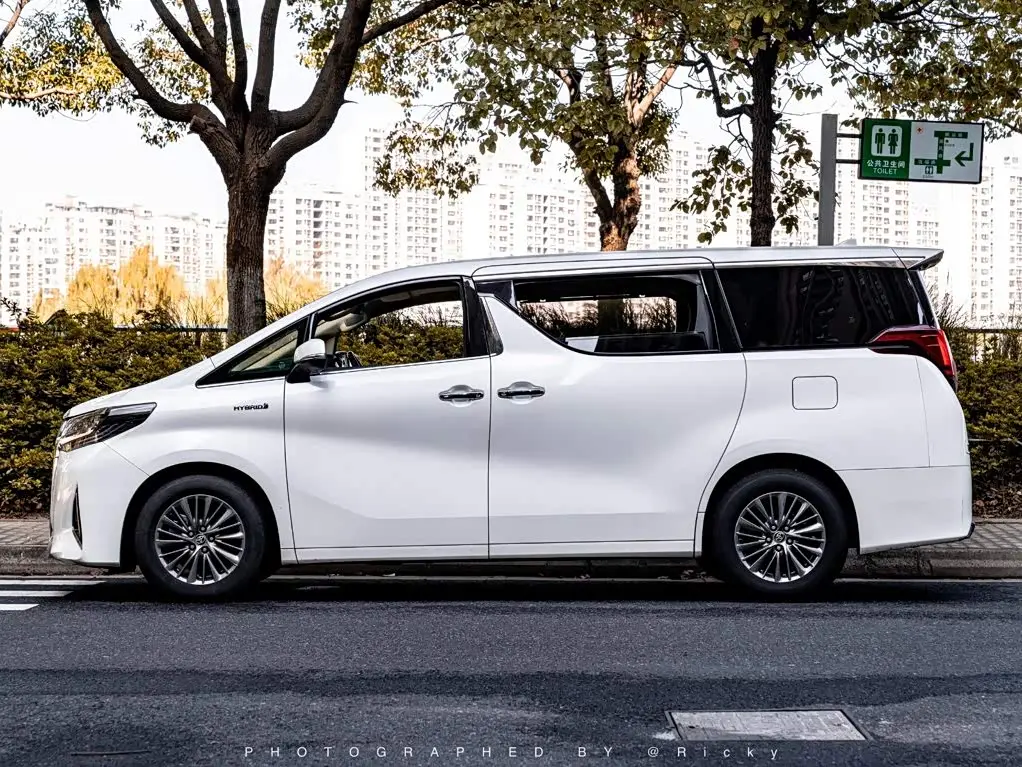 Toyota Alphard 2021 — Фото 3/16