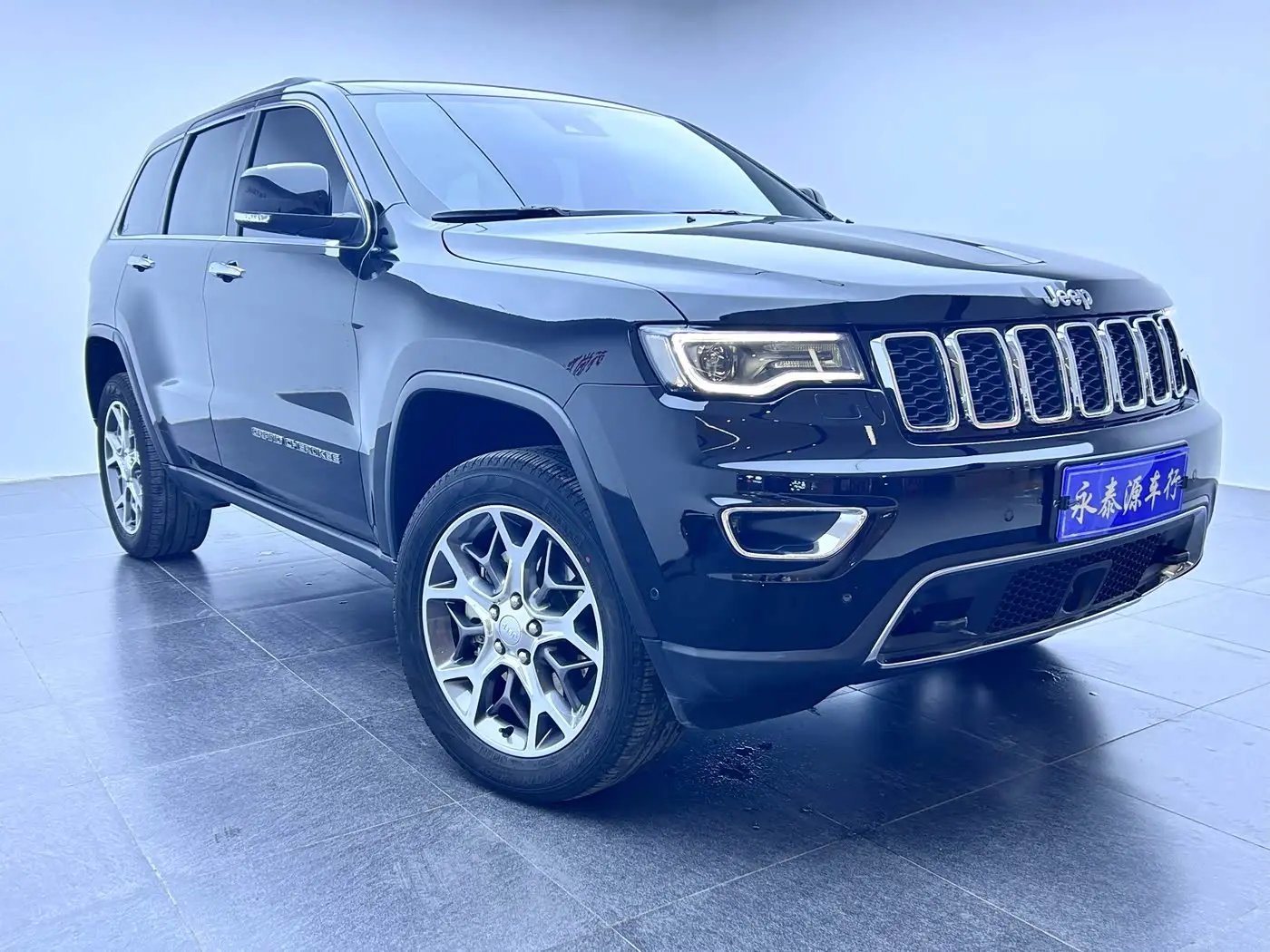 Jeep Grand Cherokee 2022 — Photo 3/19