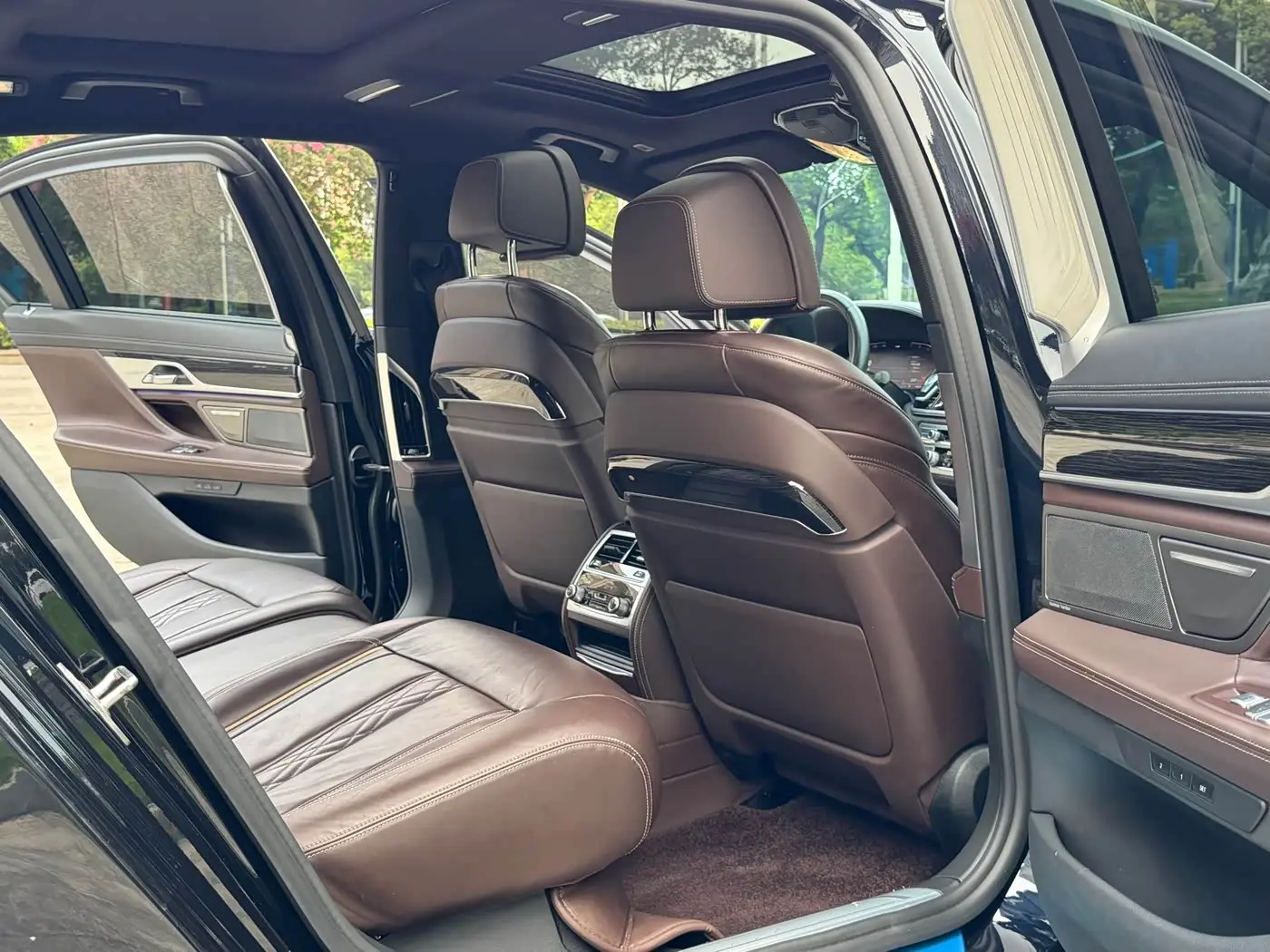 BMW 7 Series 2021 — Photo 11/17