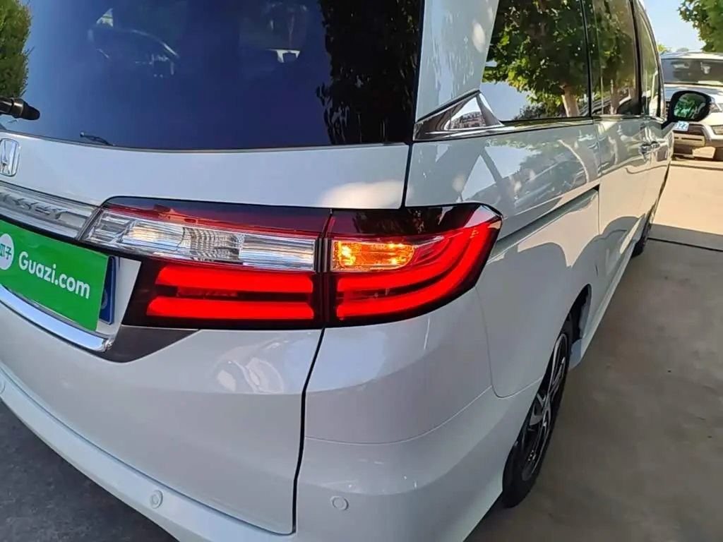 Honda Odyssey 2016 — Şəkil 8/20