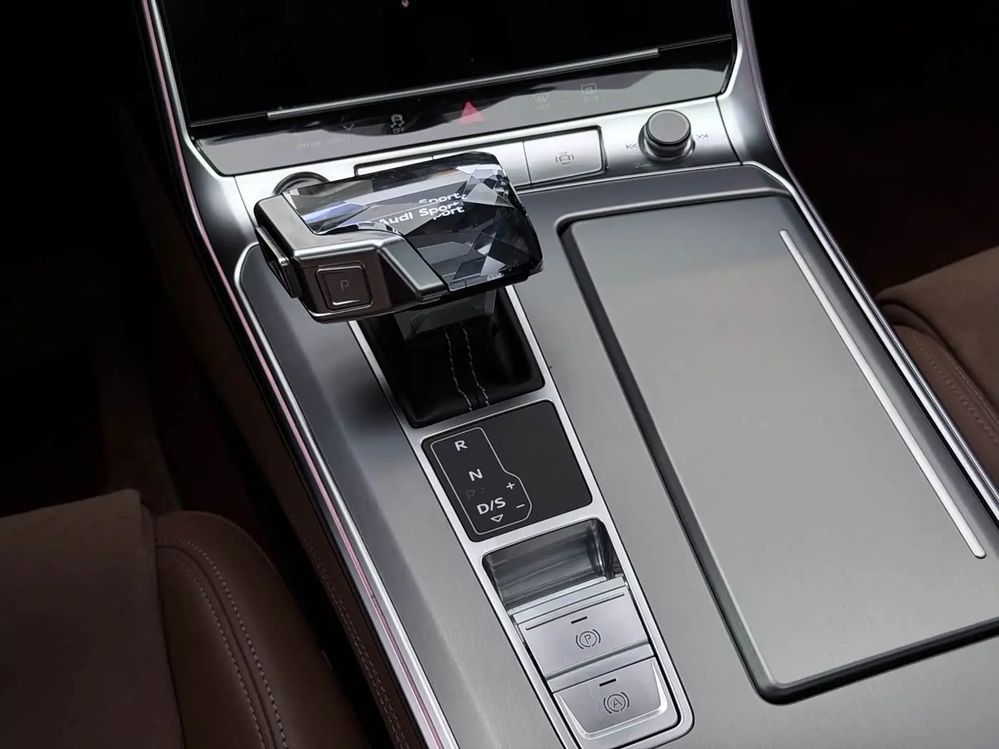Audi A7L 2024 — Фото 10/20