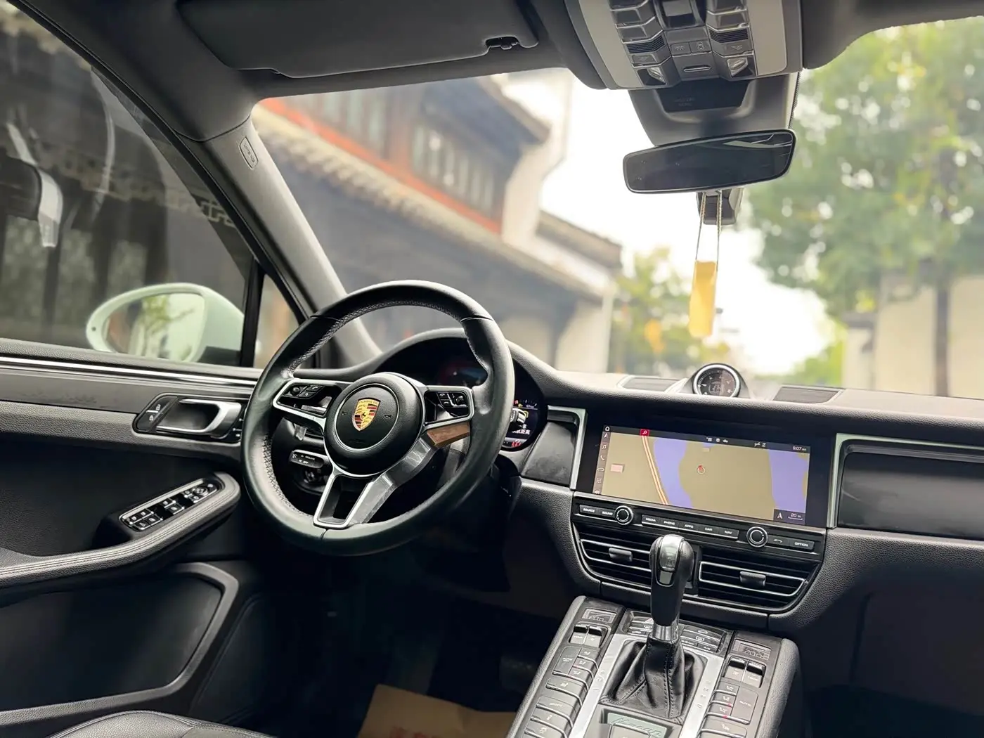 Porsche Macan 2020 — Photo 11/11