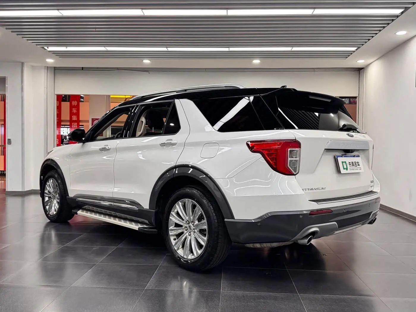 Ford Explorer 2021 — Photo 4/14