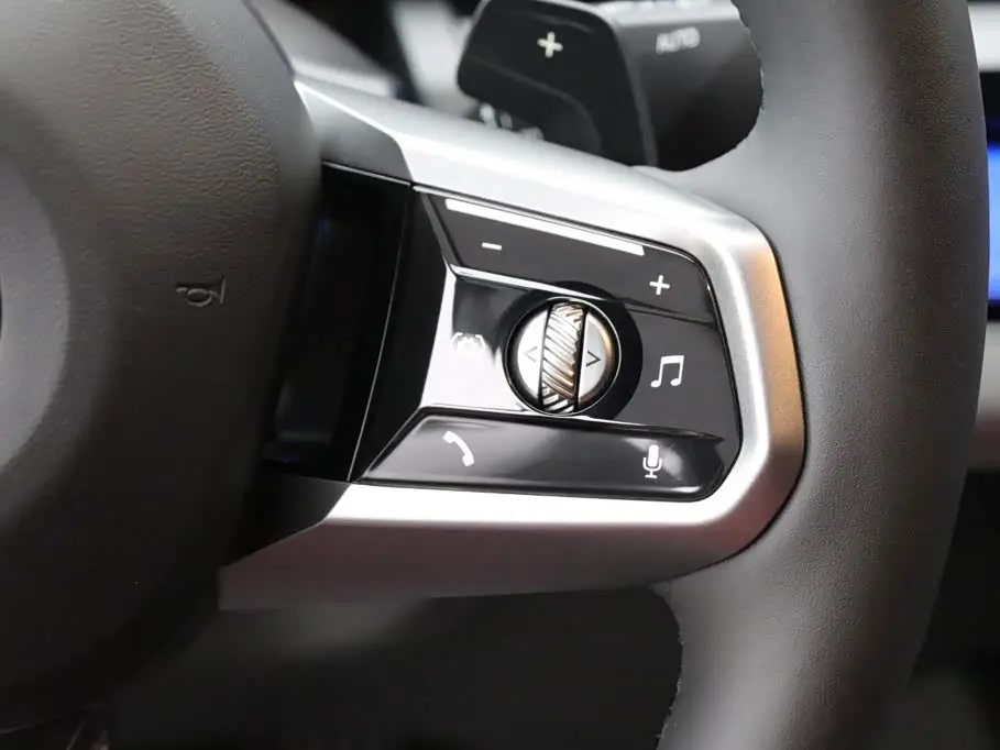 BMW 5 Series 2025 — Photo 19/20