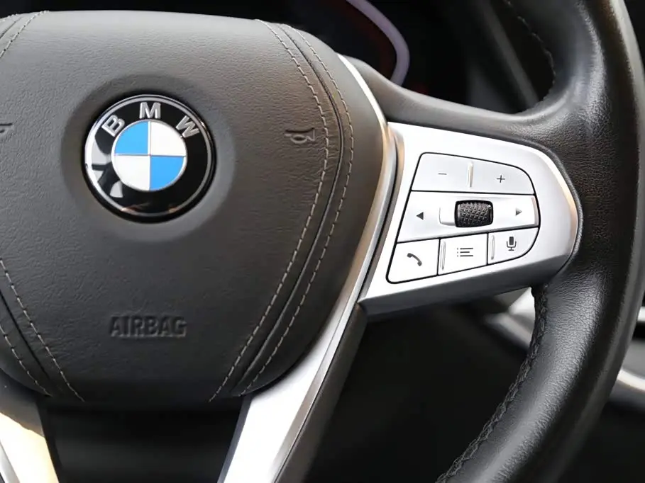 BMW X7 2020 — Photo 18/20