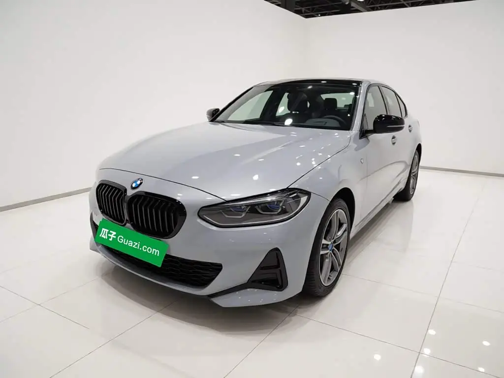 BMW 1 Series 2023 — Фото 1/20