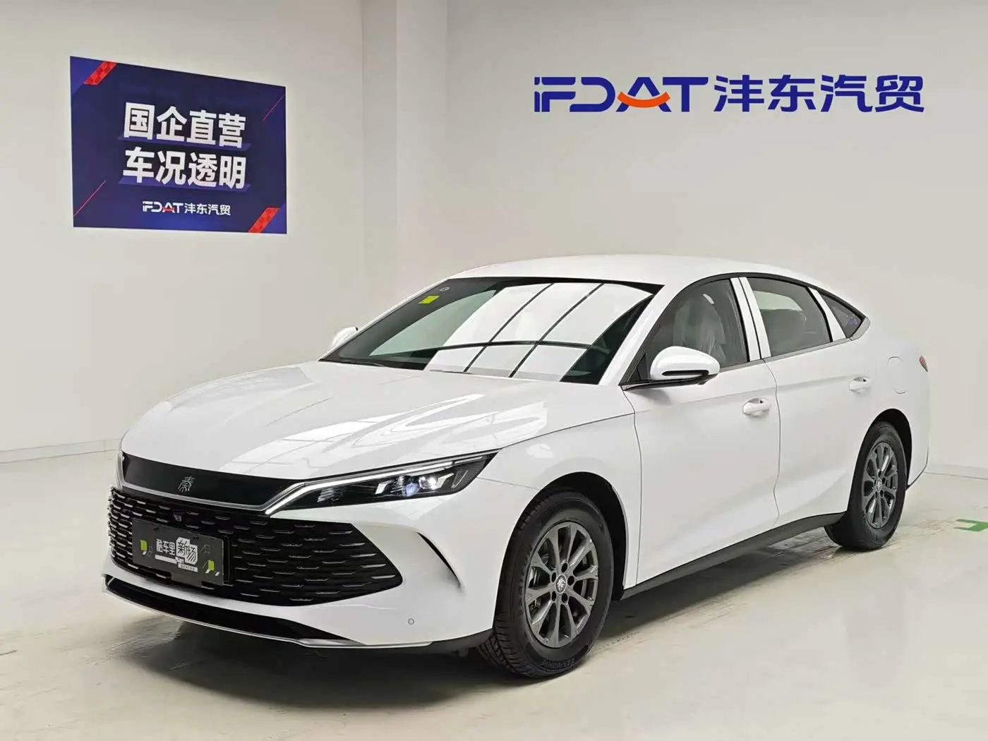 BYD Qin L 2026 — Фото 1/18