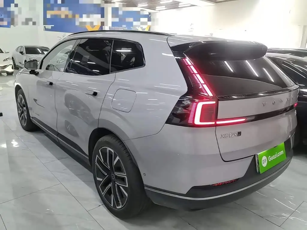 Volvo XC70 Plug-in Hybrid 2025 — Фото 4/19