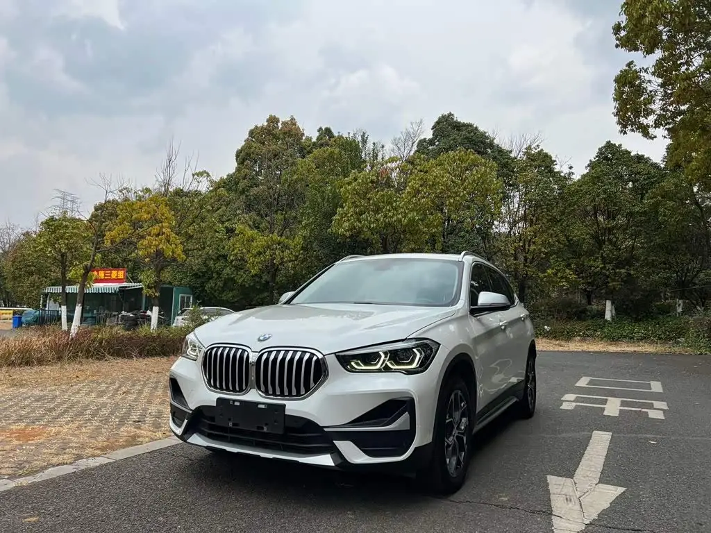 BMW X1 2021 — Фото 1/9