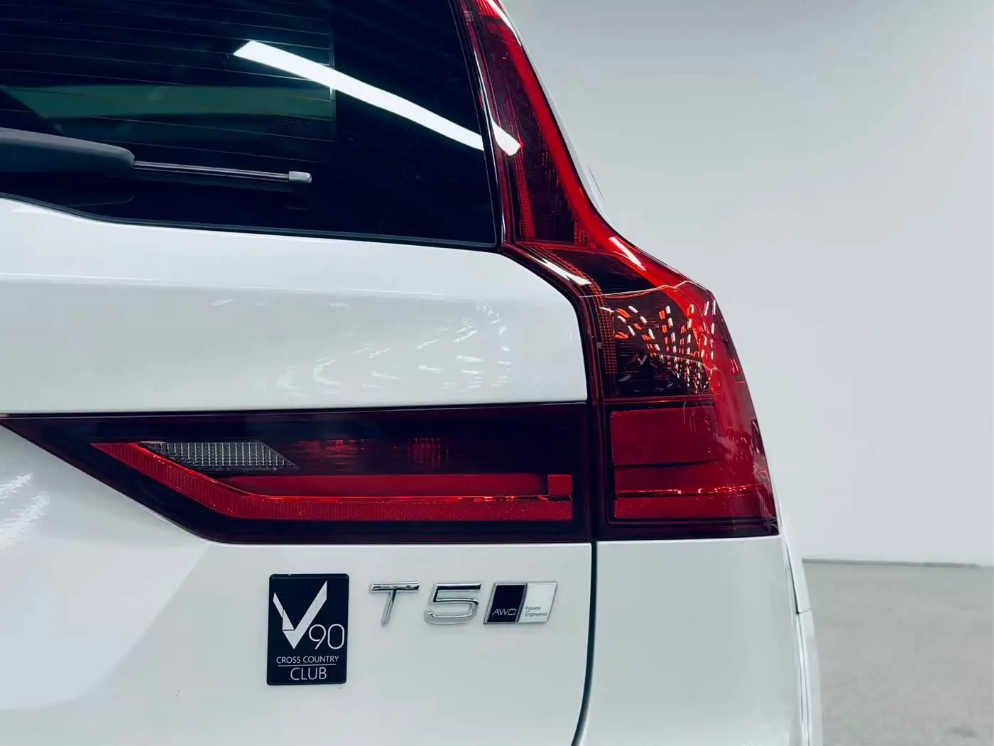 Volvo V90 2018 — Photo 18/20