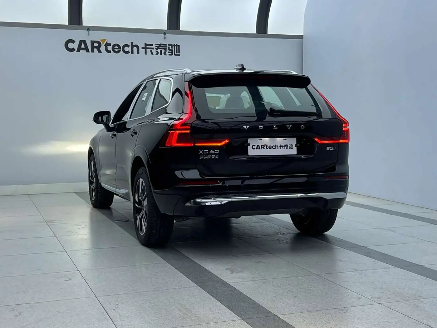 Volvo XC60 2026 — Фото 2/18